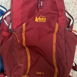 REI Co-op Tarn 18 Backpack in Red and Orange